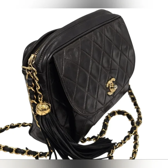 CHANEL Black Lambskin Camera Bag Vintage - Picture 5 of 16
